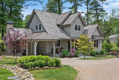 Image de A peaceful retreat, walking distance to Cashiers Village Green