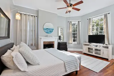 Penthouse 310: Jones Street!
