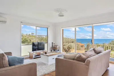 Image de Rennies Beach Escape \"Carinya\"