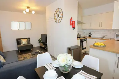 Image de Watford Wd18 - Captivating & Modern 1Bedroom/1Bathroom with free parking in Watford
