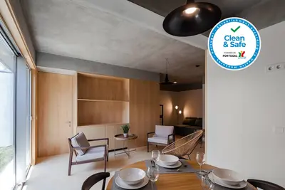 Image de Two Bedroom Deluxe Apartment with Patio & Private Garden