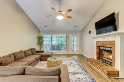 Image de ★Lawrenceville, No stairs, 4br, sleeps 11! ★