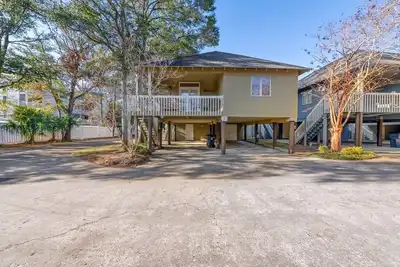 Image de 3 Bedroom Cottage with a short walk to the Beach