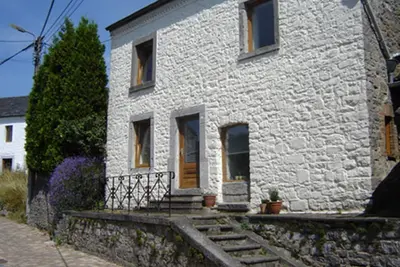 Image de Spacious, comfortable 4-person house Joint heated pool/fireplace, garden.