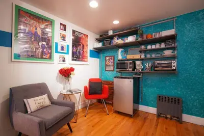 Image de ⛱Walk + Transit Score 97 | 8min → Yankee Std, Desk