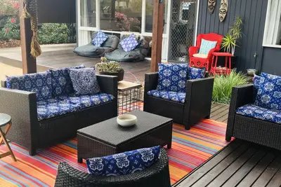 Image de 400m to beach. Family and pet friendly. Huge outdoor living space