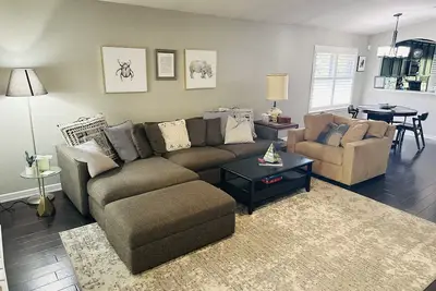 Image de Atx Getaway! Pet Friendly-- Large Deck & Luxury Bath