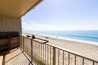 Image de Oceanfront Condo on Sand, Walk to Carlsbad Village