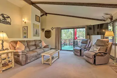 Image de Walk to Town: Updated Frisco Cabin w/ 2 Decks!