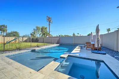 Downtown Paradise🏝 Heated Pool-Spa! #Location🌇🌄