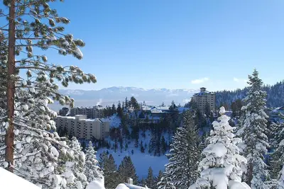 Image de Ski in/Ski out Cozy Home in April