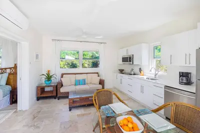 Image de Peaceful 1br Private Cottage w/ Hot Tub Beach Front - Chuchubi