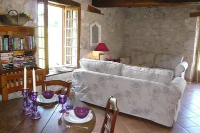 Image de luxury gite for couples, no children. Peace, great views, large pool and spa.