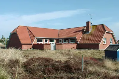 Image de Chic pool house with whirlpool, sauna and fireplace in a quiet location