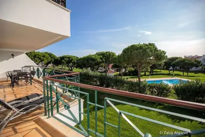Image de VilaSol: Bel appartement avec grande terrasse sud et vue sur le parc privé