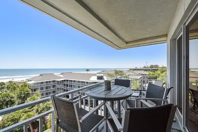 Image de 1506 SeaCrest ~ 5th Floor End Villa with Panoramic Ocean Views!