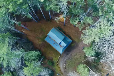 Image de Cabin Home with spectacular rushing stream!