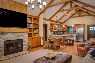 Image de Private 4 Bedroom-8 Bed Cottage Near Ski Resorts! Stay at True North Golf Club