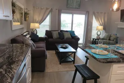 Image de 10e, Our Happy Place