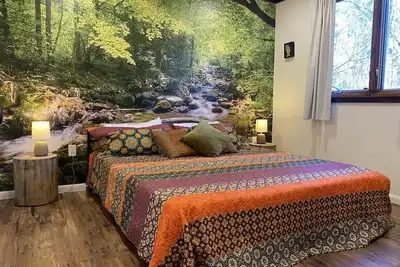 Image de Dells Secret Cottage - Huge Private Yard, Minutes to downtown Wisconsin Dells