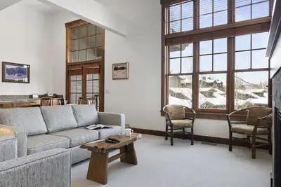 Image de Outpost: Love Ridge 242- Close to town!