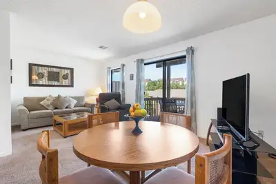 Image de King Bedroom Condo at Pointe Royale Golf Resort with Full Kitchen, Balcony