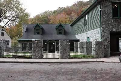 Image de Large 4br Buffalo Mountain Retreat in Williamson with pool, Ride to trails