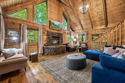 Image de 🍁 Bts special! 🌲 hot tub 🍁 game room, 3 lvls ⭐️