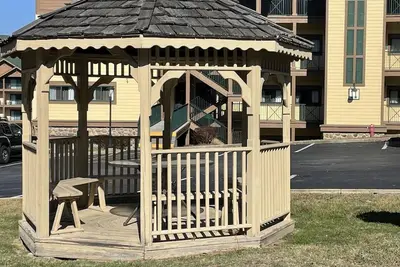 Image de This three bedroom condo is in the Smoky Mountains at Sevierville.