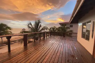 Image de Oceanfront Lodge - 2 Villas 2-9 Bedrooms