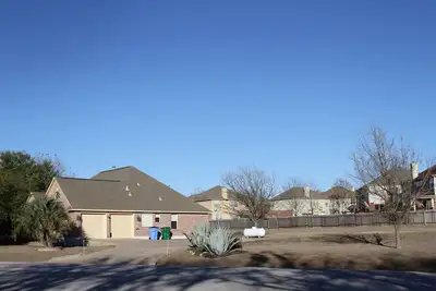 Image de Whole house with a Texas sized lot