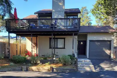 Image de Cozy Home Away From Home Not Far From The Beach & Downtown Cambria Shopping
