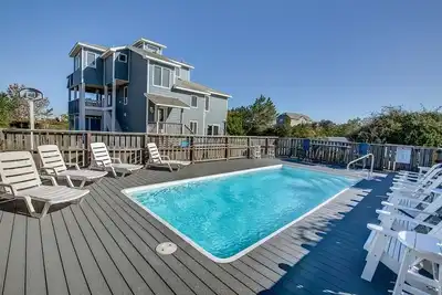 Image de Sunbelievable | 930 ft from the beach | Private Pool, Hot Tub, Dog-Friendly | Corolla