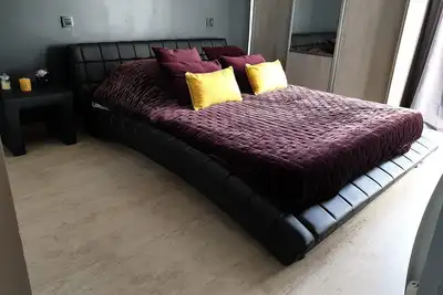 Image de Grande suite privée avec lit queen size et terrasse privée