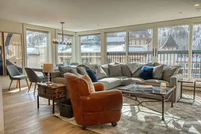 Image de Vb | Luxury 3 Br Condo in Lionshead - Vail Views