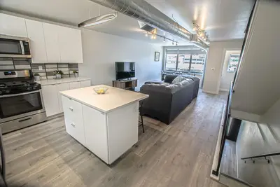 Image de Exquisite 4Bed/3. 5Bath Home W/Garage +Rooftop Deck