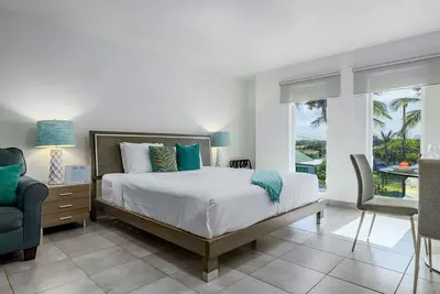 Image de Deluxe King Size Studio w/ Sofa Bed & Pool