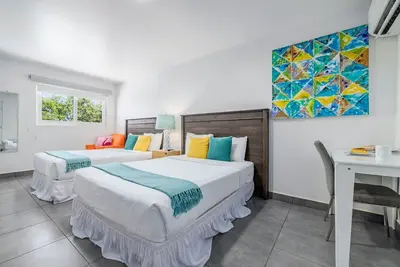 Image de Amazing Cute Studio w/ Two Double Beds & Pool View