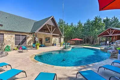 Image de Heated Spa, Fire Pit! 14-Acre Terrell Ranch Escape