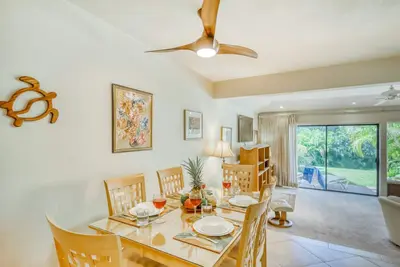 Image de Manualoha #302 condo w/ lanai, W/D & shared pool - walk to the beach, near golf