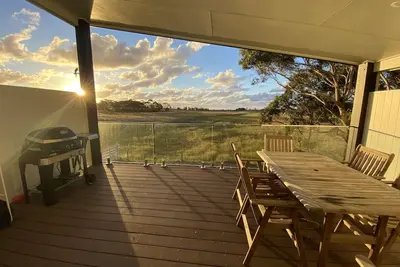 Image de Jandi - King Beds - Starlink - Ev Charger