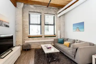 Image de (209) Exchange District + Market Avenue + 2 Bdr + Warehouse Loft (139)