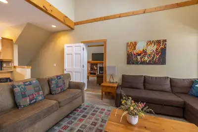 Image de The Super Condo by Simply Kimberley | Innovative Lodging at Resort Base