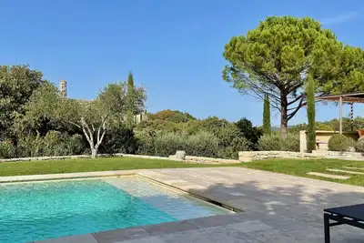 Image de Architect-designed house with pool, exceptional view of Uzès, 350m town center
