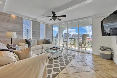Image de Dolphin Point 502b | Harbor front Views + Pool | Near Beach | Amenity Perks