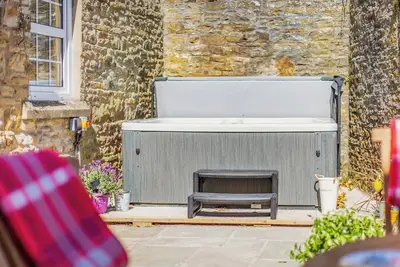 Image de Nestled in the beautiful, picturesque town of Haltwhistle, this cottage has it all.