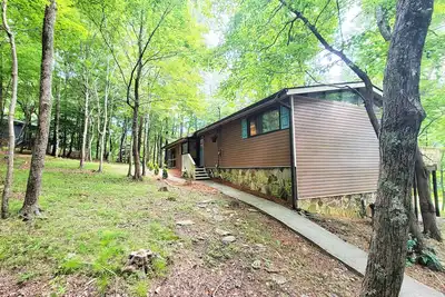 Image de Modern Mountain Retreat | Family, Friends, Couples | Golf, Lake, Hike, Horseback