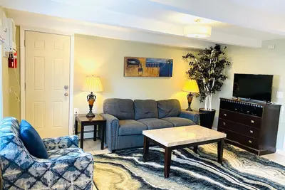 Image de Vrbo Premier Host Listing  - 2  Br Beach Suite - Two  Pools. Full Kit & Liv Rm