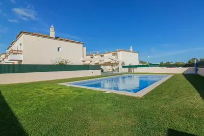 Image de Belle maison de vacances pour 4 personnes avec climatisation, piscine, Wifi, Tv et terrasse