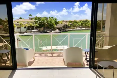 Image de Caribbean Court 437, modern 2 bedroom / 2 badroom apartment with nice terras.